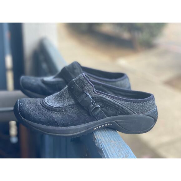 Merrell Women’s Ortholite Black and Grey Buckle Slip On Shoes Sz 8 US - Picture 1 of 9